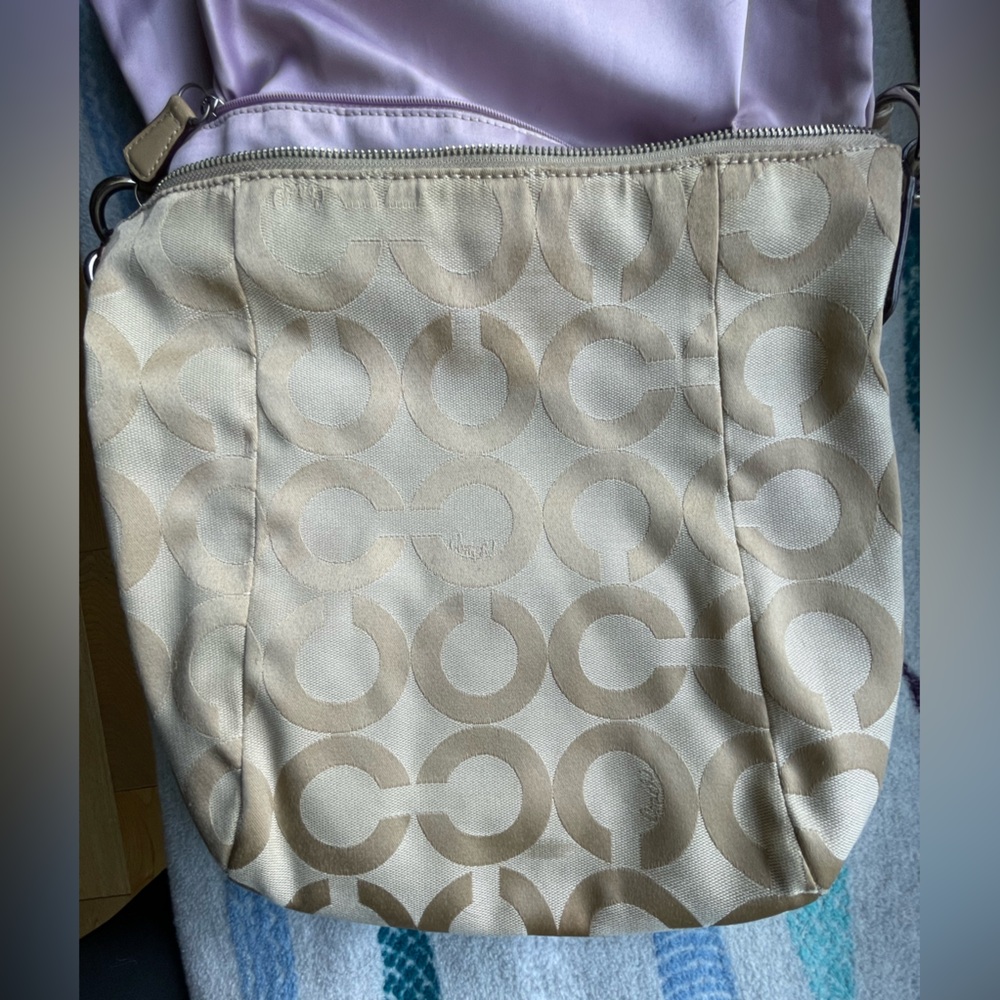 Coach Hobo Shoulder/Crossbody Handbag - Picture 9 of 10